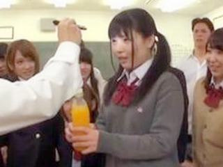 Japanese Porn Starlets Blowjob Competition Heats up in Tokyo XXX Club (Contains: Japan, Tokyo, Thai, China)